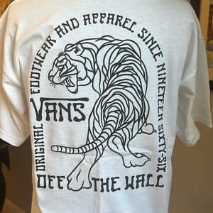 VANS Tiger Door White T-Shirt Tee, Mens Med NWT